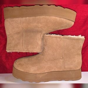 Women’s Genuine Leather Platform Suede Boots - Tan - Size 11 (NWT)